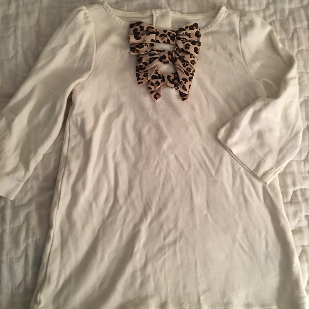Girls leopard bow top. Size 5.